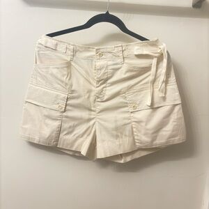 Lauren Ralph Lauren Shorts Women’s. Size 6.Beige Cargo Cotton Stretch High Waist